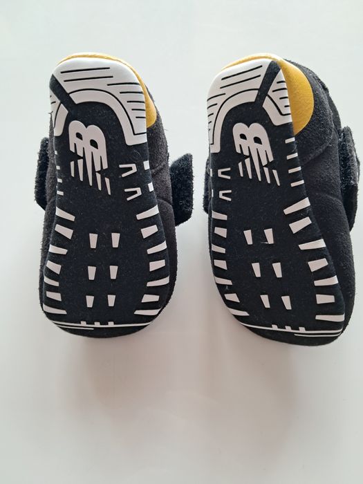 Czarne buciki na rzepy New Balance