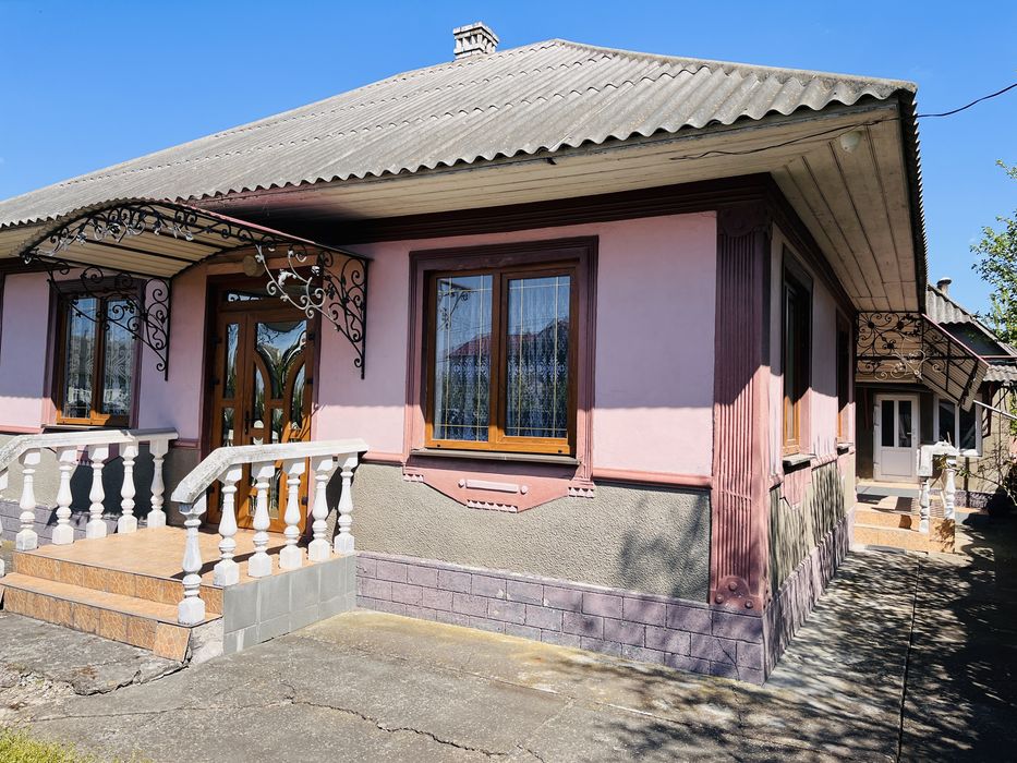 Будинок у Новоселиці — БЕЗ КОМІСІЇ, можливо придбати під євідновлення