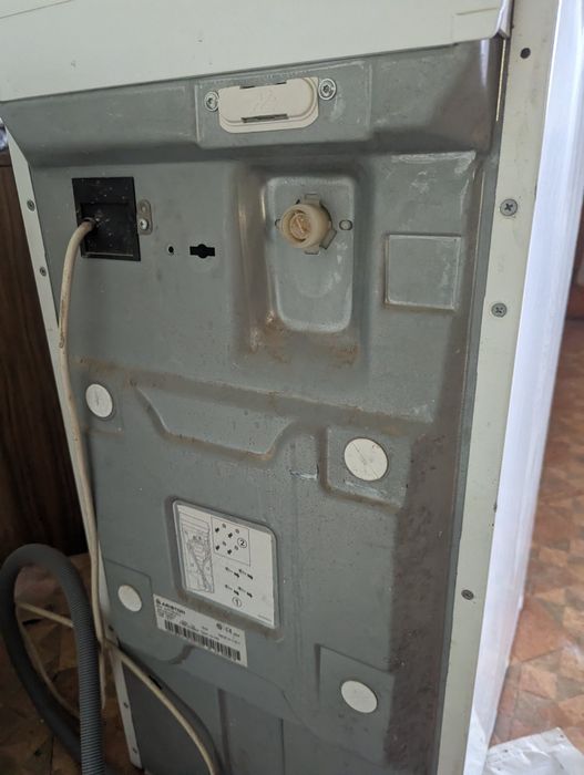 Продам стиральную машину Ariston