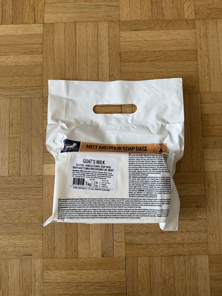 Baza mydlana glicerynowa Forbury z kozim mlekiem bez SLS 1kg