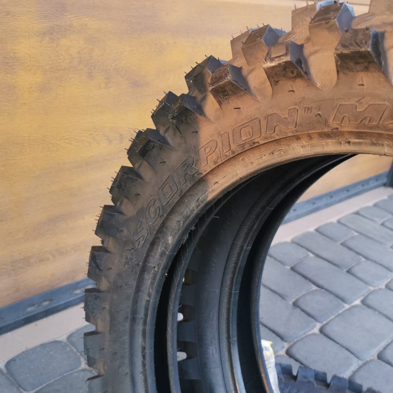 Opona Pirelli scorpion 100/90-19