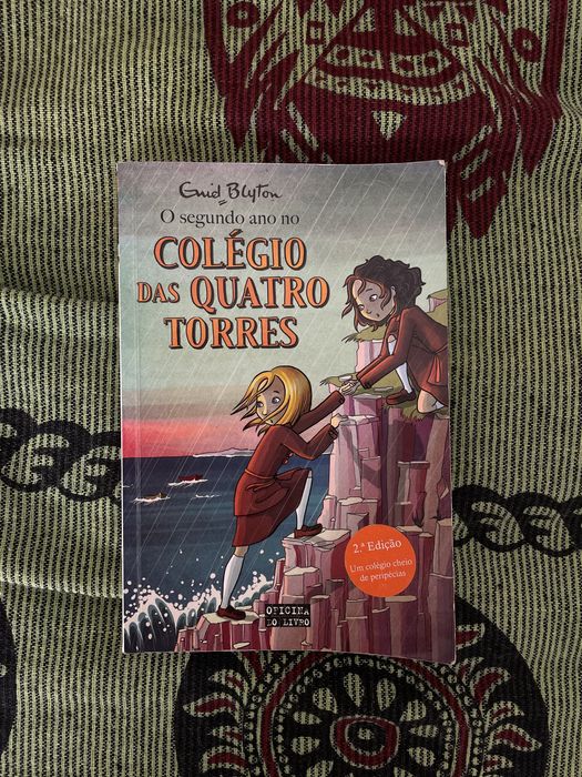 livros As Gémeas + Colégio das Quatro Torres