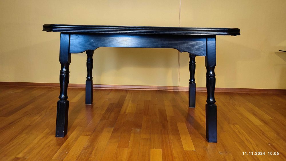 Stół drewniany, czarny, rozkładany