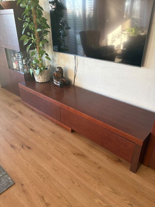 Meble zestaw dwie witryny i komoda