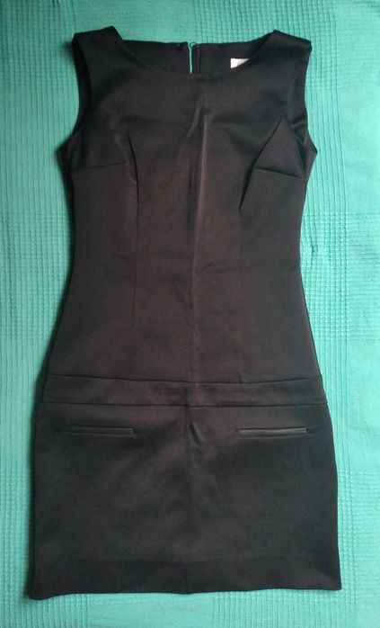 Mała czarna, mini sukienka bez rękawów Orsay XS Zakończenie roku