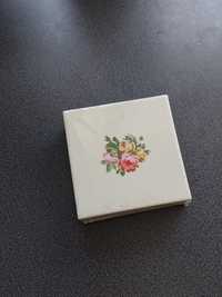 Podstawki ceramiczne 4 szt komplet pod kubek kwadratowe kwiaty bukiet