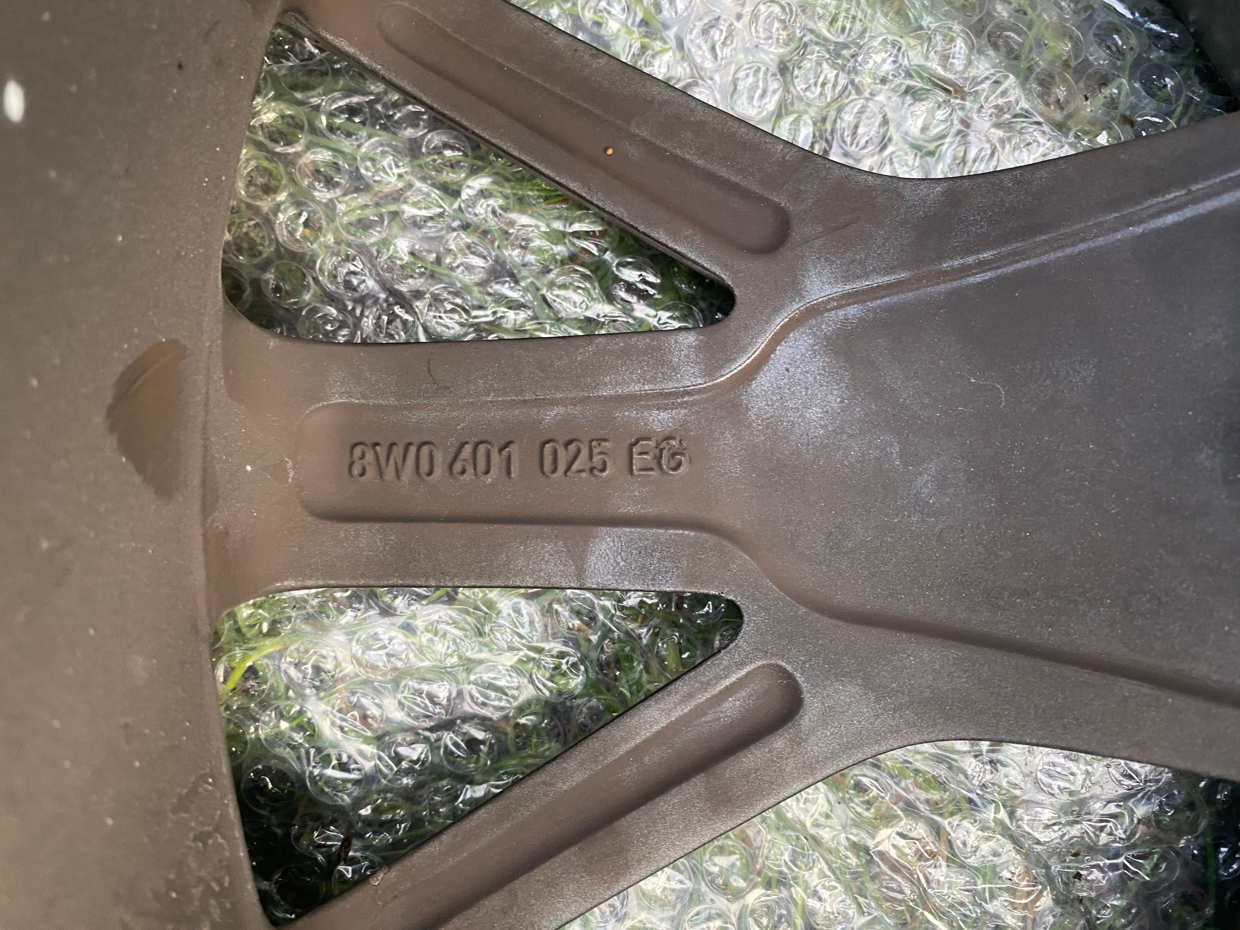 Felga Aluminiowa Audi A4 8W0 Audi Sport 5x112 ET34 9.0x20” b. ładna