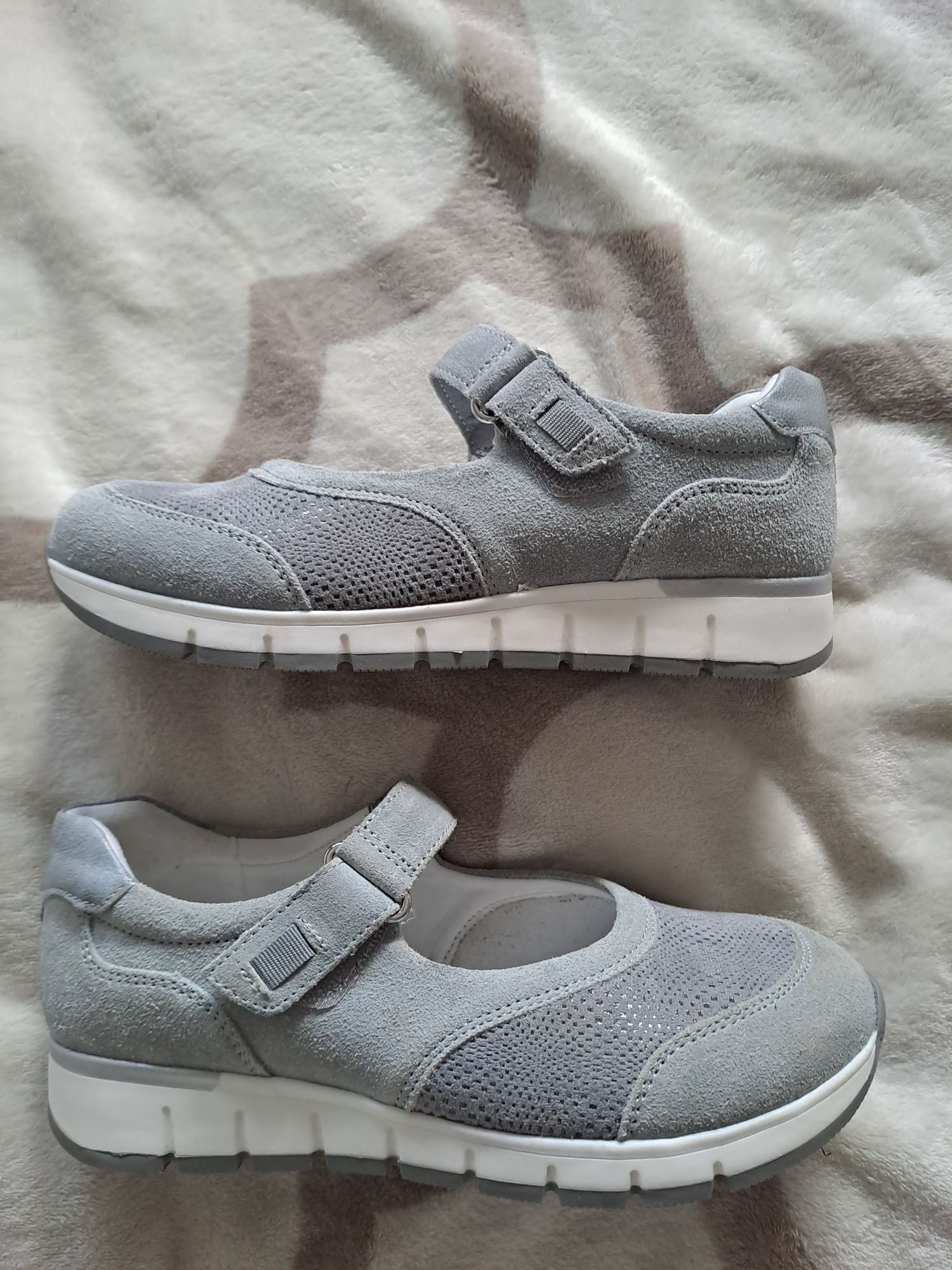 Medyczne buty marki MEDICUS stan jak nowe rozm 29 ( 25 cm).