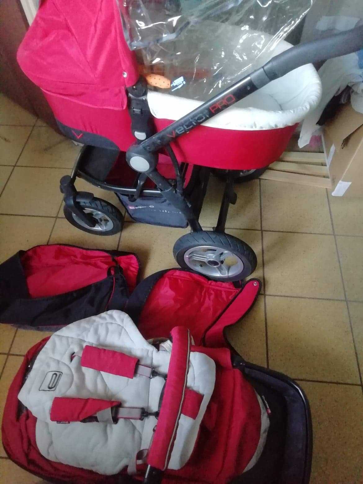 Wózek dziecięcy z gratisami