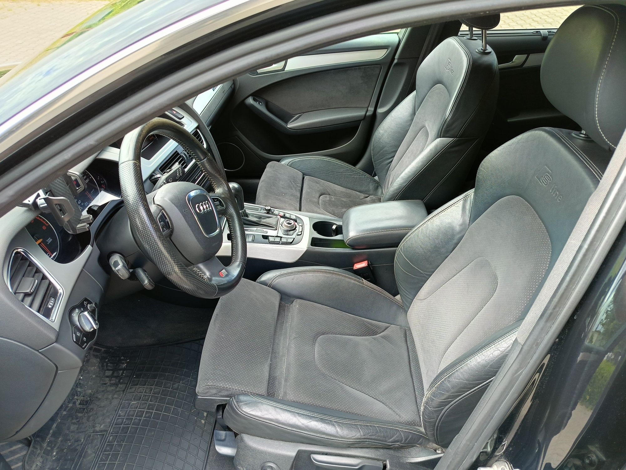 Audi a4b8   S-Line,   3,0tdi.  Automat   Quattro