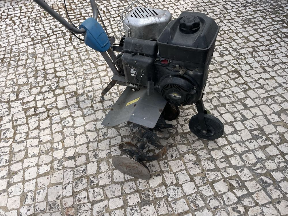 Motoenchada com muita força