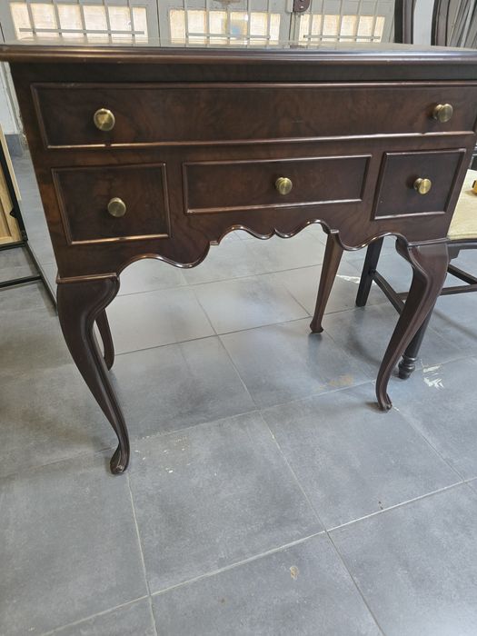 Mesa de encostar inglesa