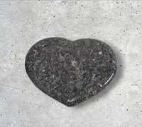 Serce granitowe 30x40 z kamienia szwed, impala na nagrobek + klin