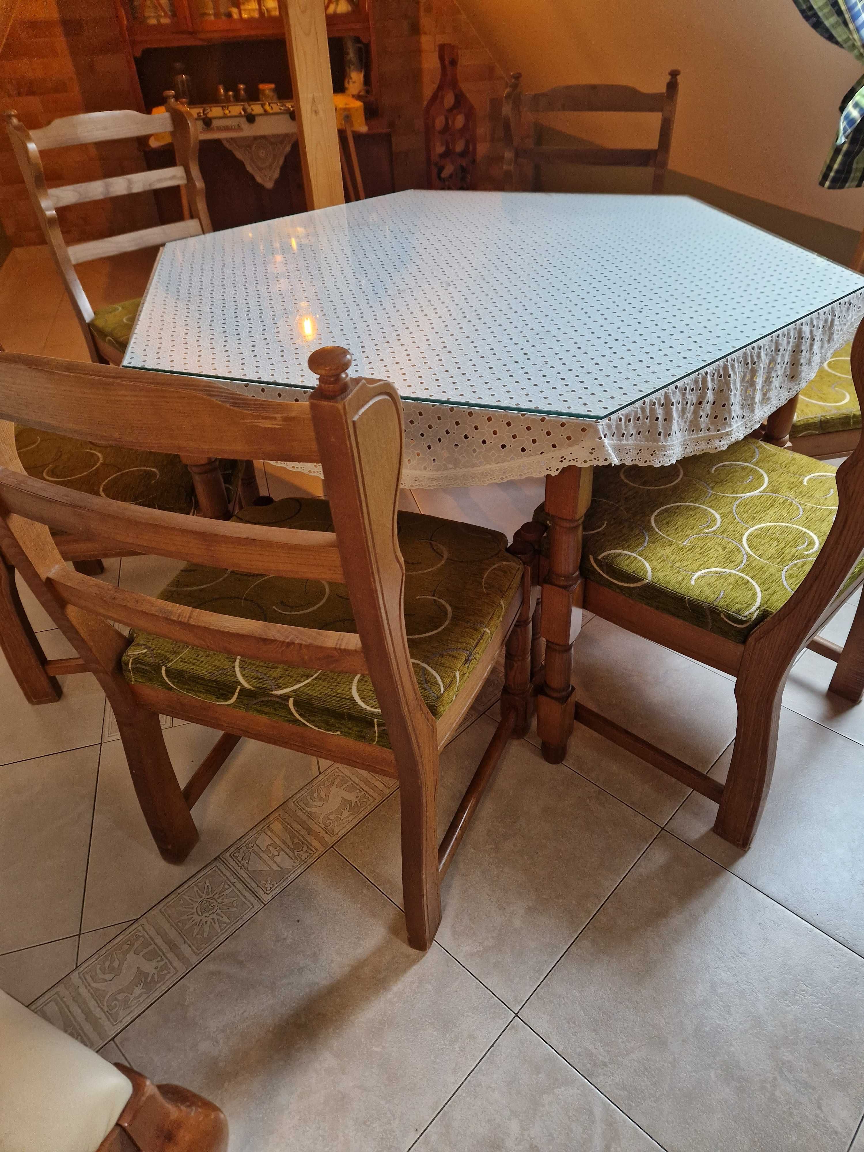 Stół dębowy z 6 krzesłami,  rozkladany
