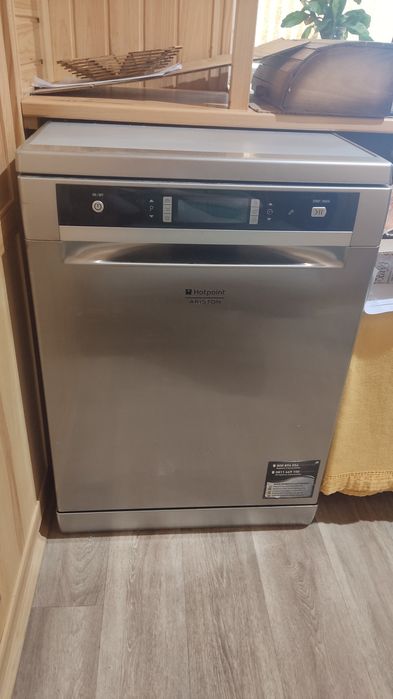 Посудомийна машина Hotpoint Ariston, на запчастини або ремонт