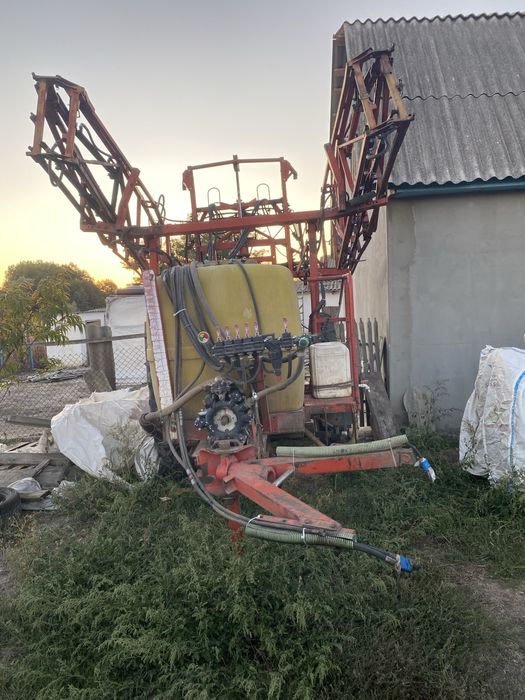 Оприскувач Rou 2500