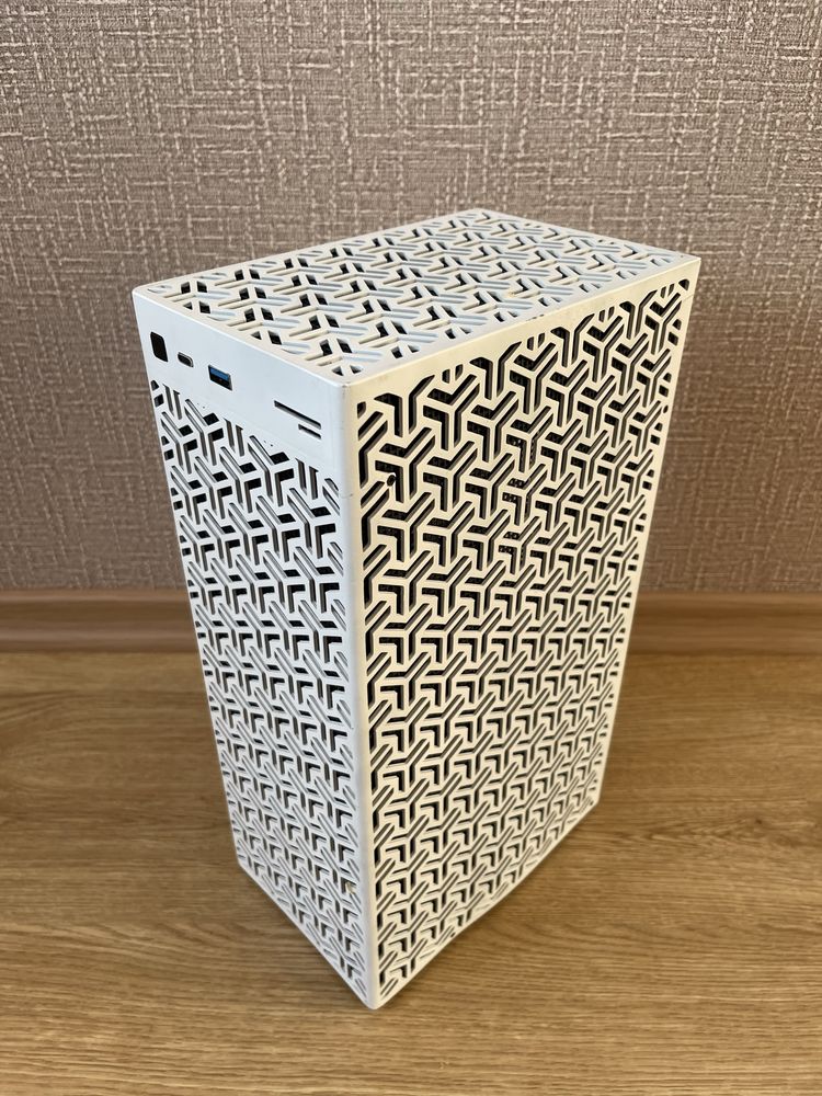 Корпус iTX з блоком живлення