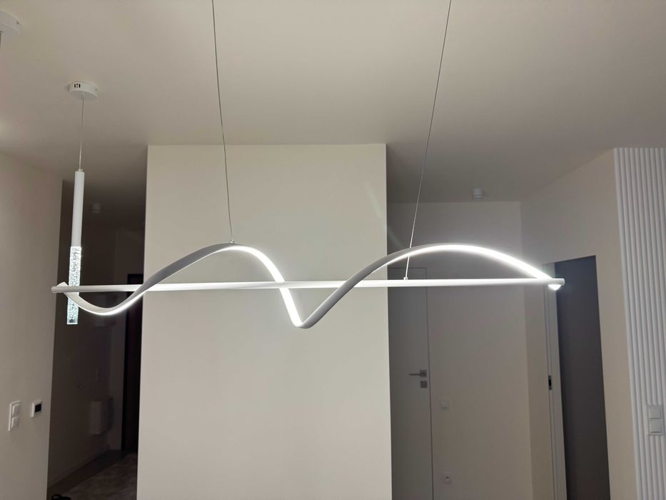 Nowa wisząca lampa LED – zmiana barwy światła