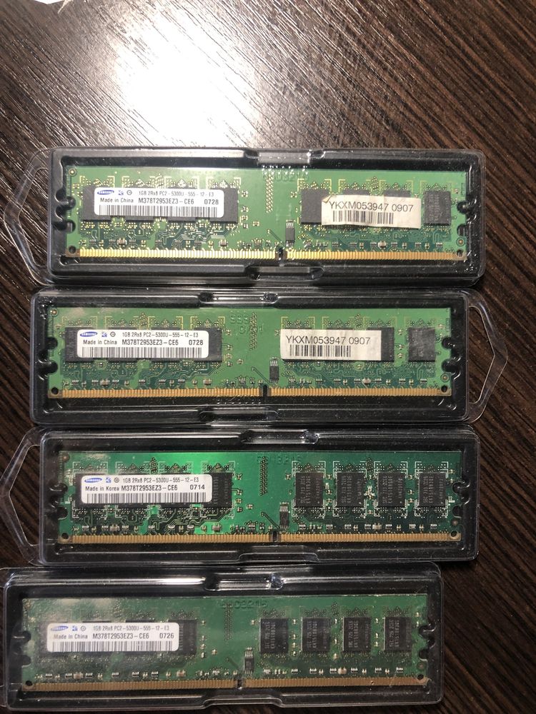 Оперативная память 1GB  Samsung ddr-2 667мгц