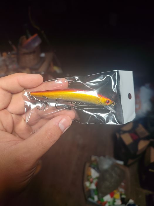Amostras de pesca, spinning, novas e seladas