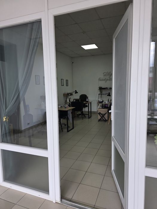 Оренда крісла місця місце для майстра манікюру