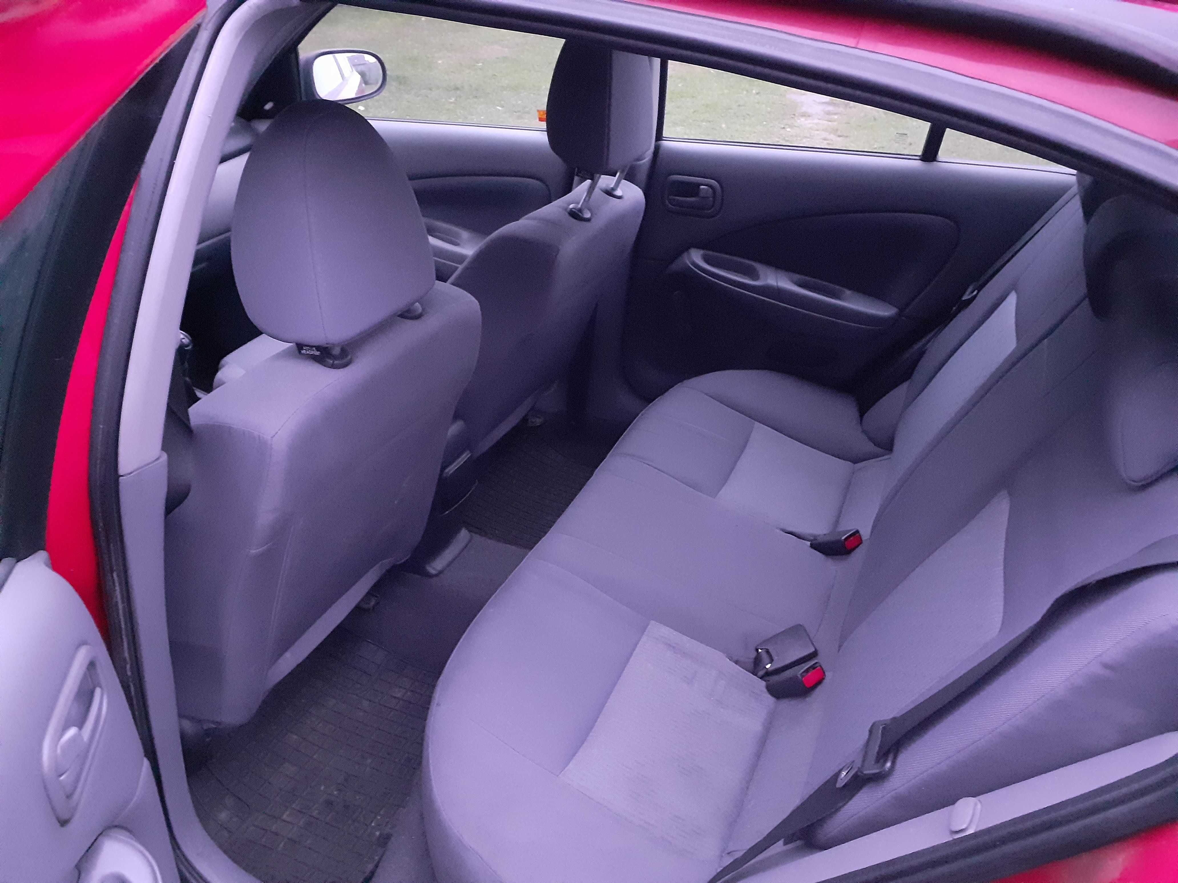 Nissan Almera 2002 rok