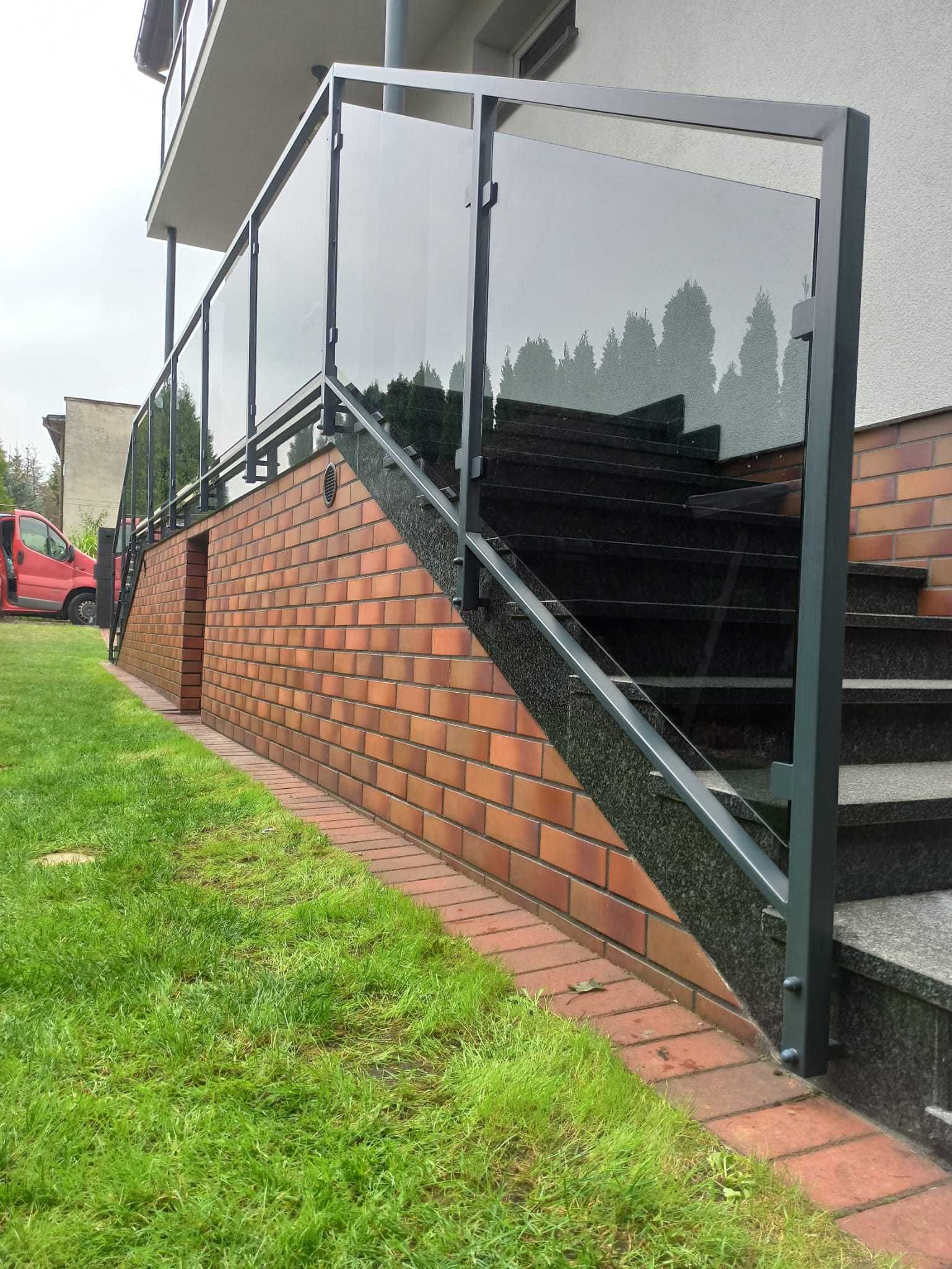 Balustrady szklane malowane proszkowo loft barierka na balkony ocynk