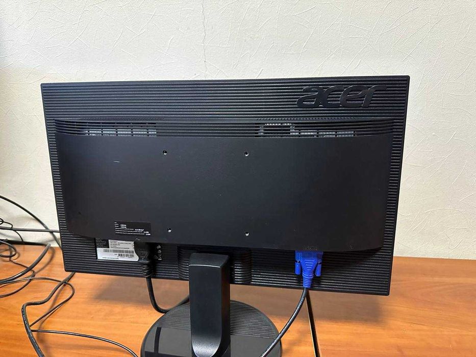 Монітор LED ACER K202HQL 19.5 дюймів в повністю працюючому стані