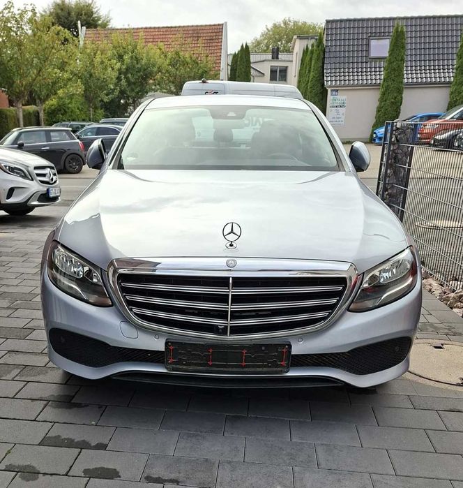 Mercedes E 220 Diesel Exclusive Automático