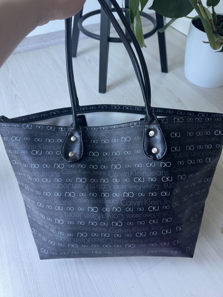 Torebka duża a4 calvin klein czarna torba