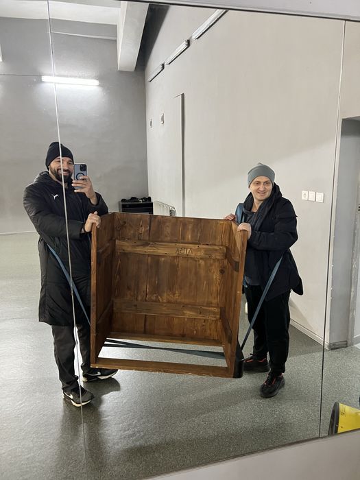 Перевезти диван, Вантажники, вантажні перевезення