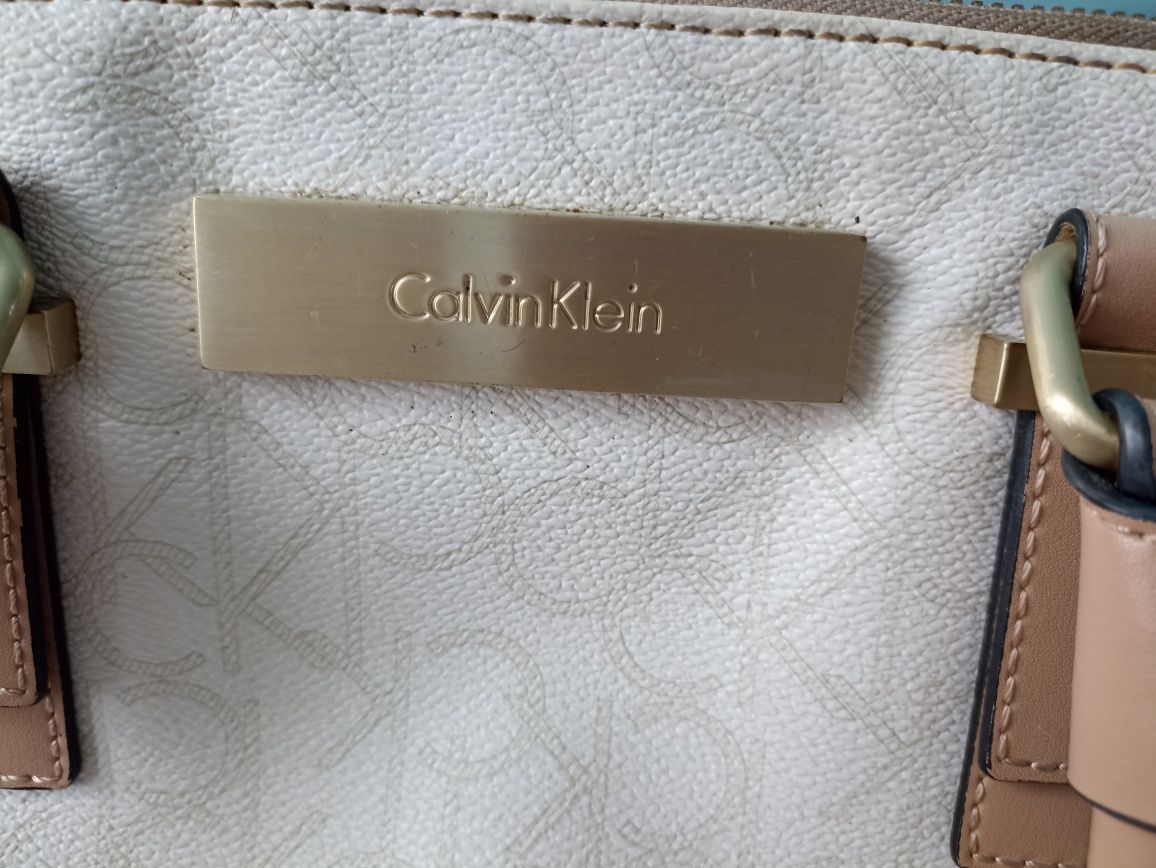 Torebka Calvin Klein do ręki beżowa