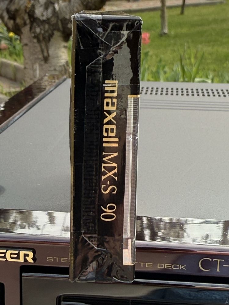 Продам аудио кассету Maxell MX-S 90