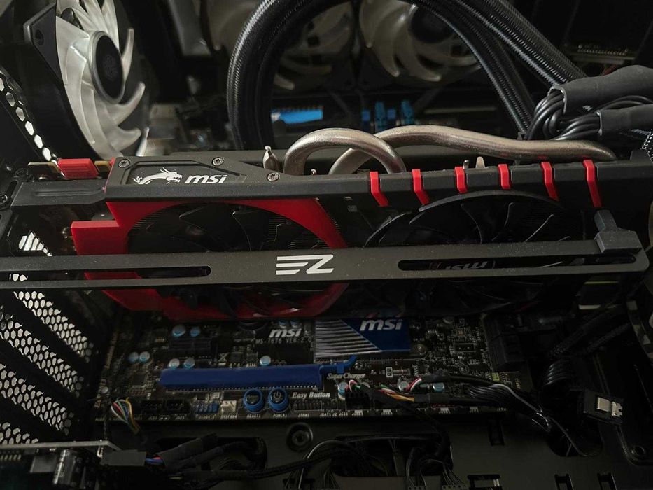 i7 8700k + MSI GTX 970 4g + 16 gigas ram GSKILL
