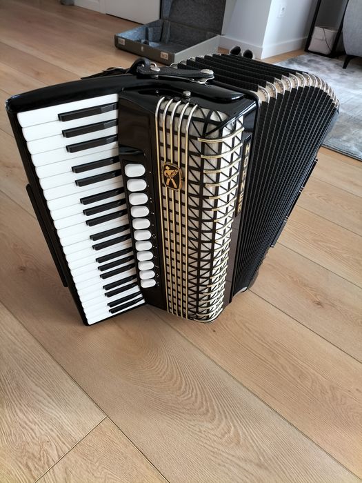 Akordeon HOHNER ATLANTIC IV N De Luxe  120 basow,4 chóry ,stan IDEALNY