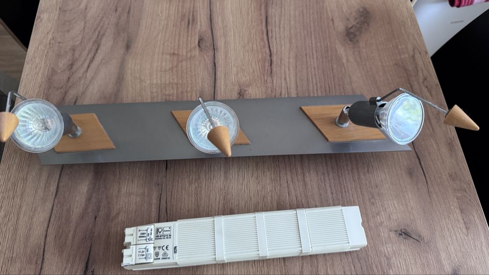Lampa scienna sufitowa 3 reflektorki halogenowe