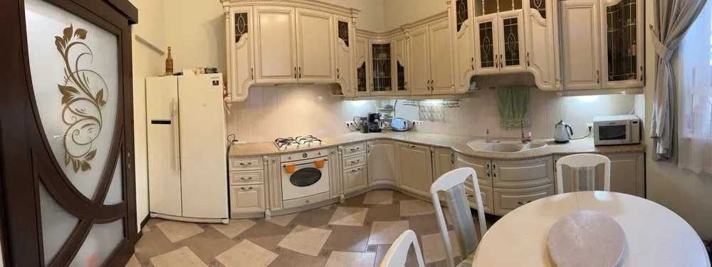 Продам дом с подвалом м.Студенческая