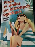 Powieść Plaża w słoiku po kiszonych ogórkach