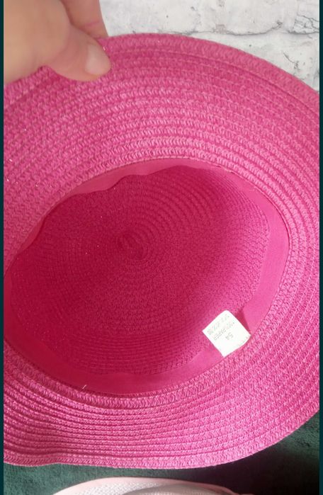 2 piękne kapelusze do modnisi od 5-10lat raz założone jak nowe