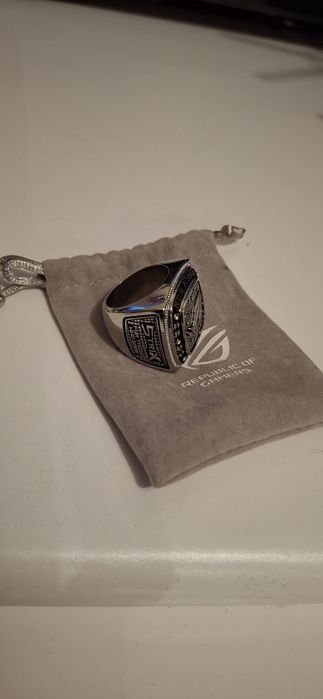 Anel ASUS ROG – Edição Limitada | Colecionador | Com bolsa original