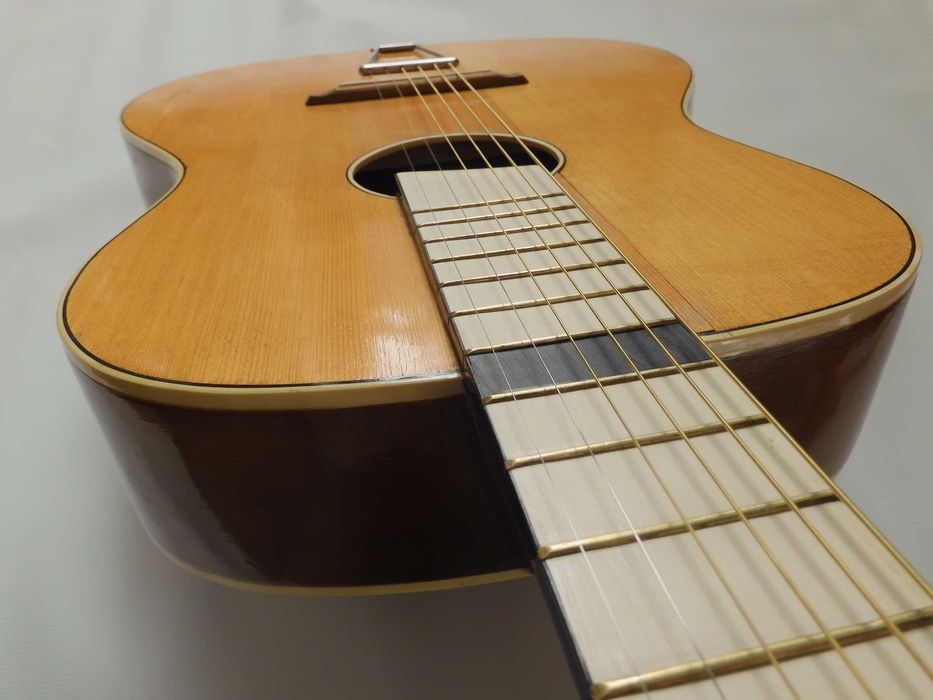 Gitara akustyczna polska