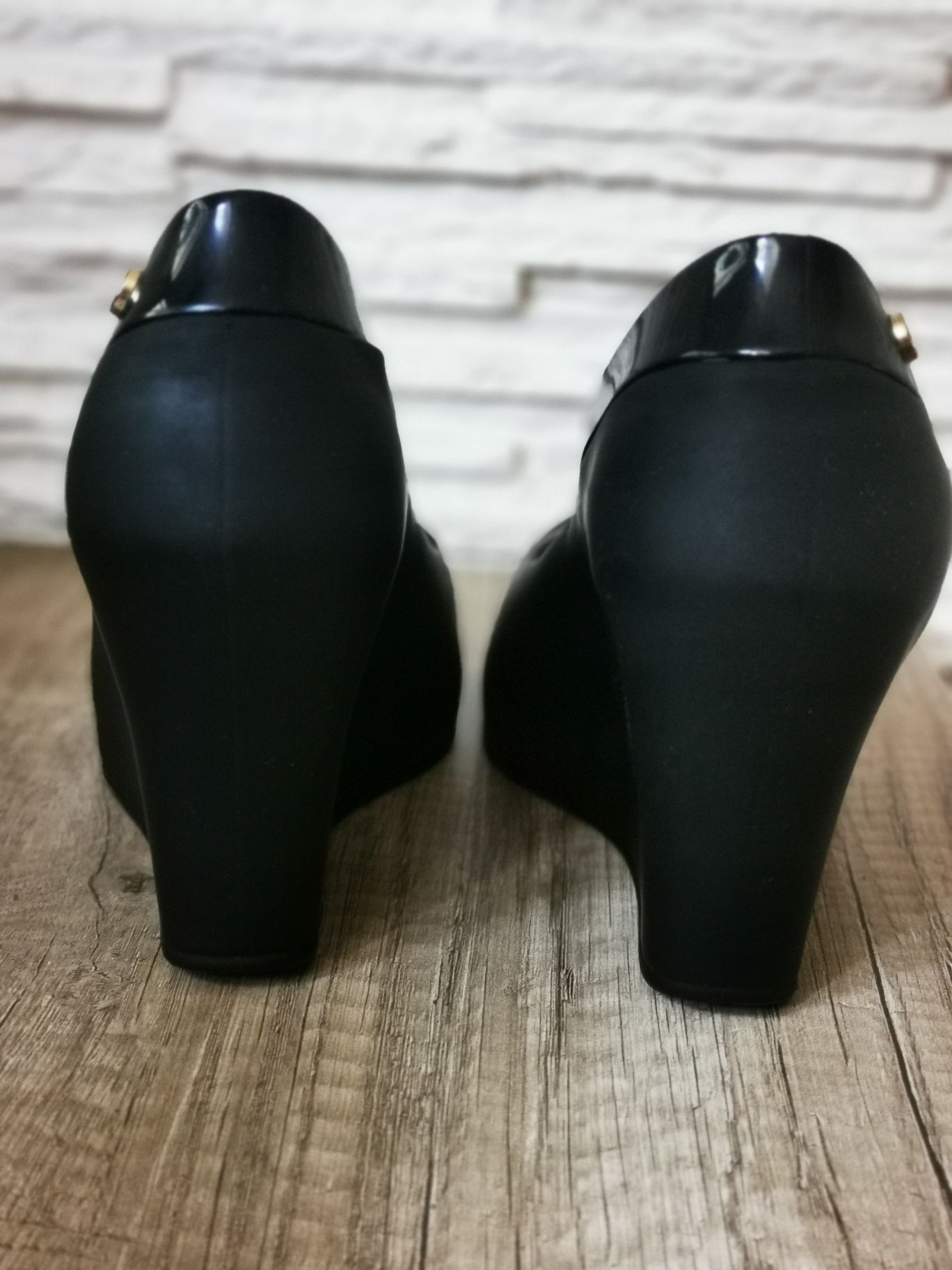 Eleganckie buty na koturnie 36