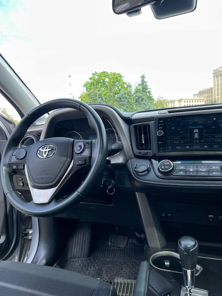 Toyota Rav 4 2017 року