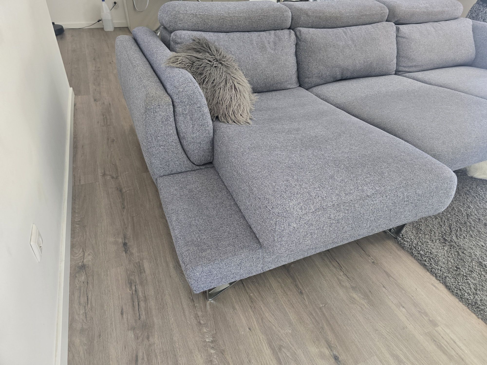 Sofá com chaise long 287 cm de largura