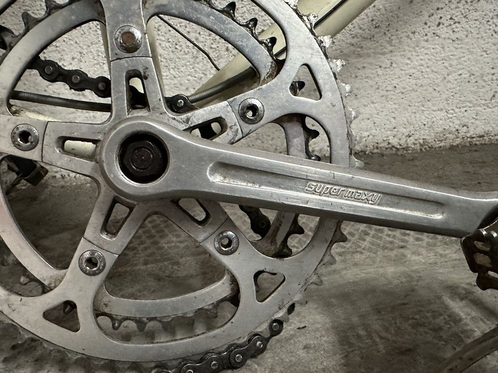 Bicicleta ciclismo vintage Sangal com equipamento Suntour japonês