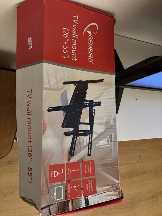 TV LG Smart TV 49” + Suporte de Parede – 200€