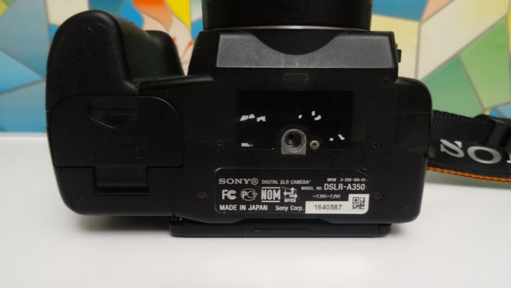 Фотоаппарат SONY a350 с двумя объективами.
