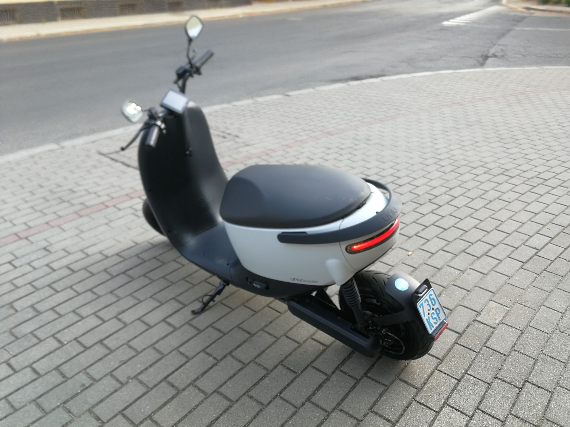 UNU SCOOTER PRO 4KW skuter elektryczny