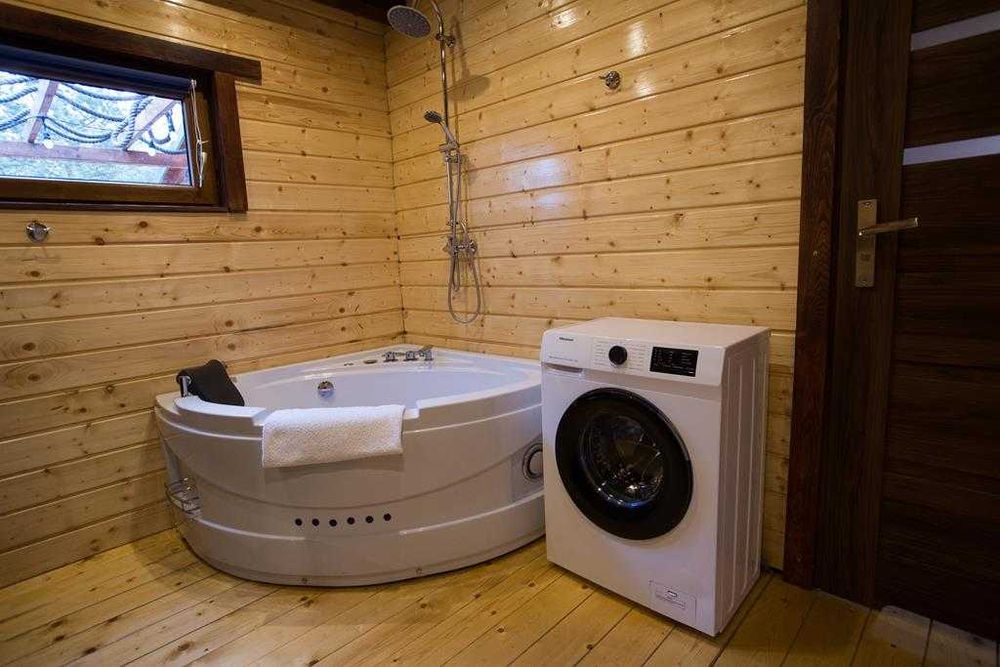 Domek RYSIÓWKA w lesie KASZUBY prywatny BASEN sauna BANIA zapraszamy