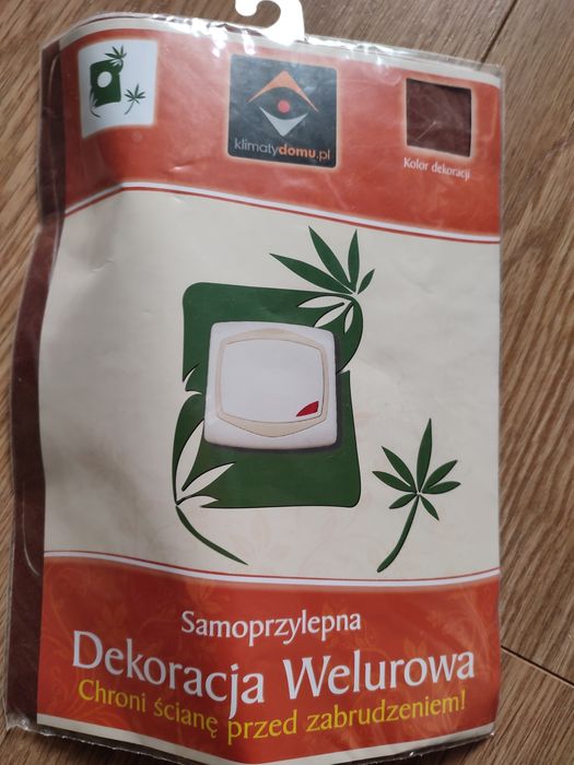 Samoprzylepna dekoracja welurowa na kontakt brązowa